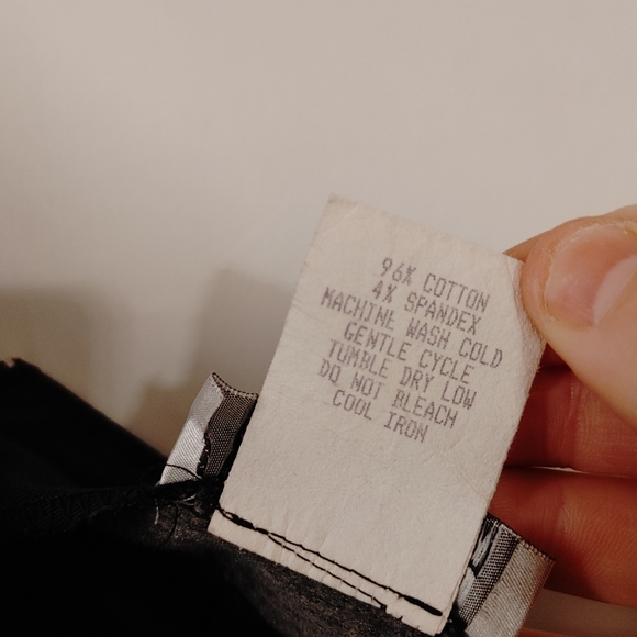 Tempted Black Zip Up Skirt Women's Size 3/4 Used Very Good. MADE IN USA .Condit - Picture 5 of 10